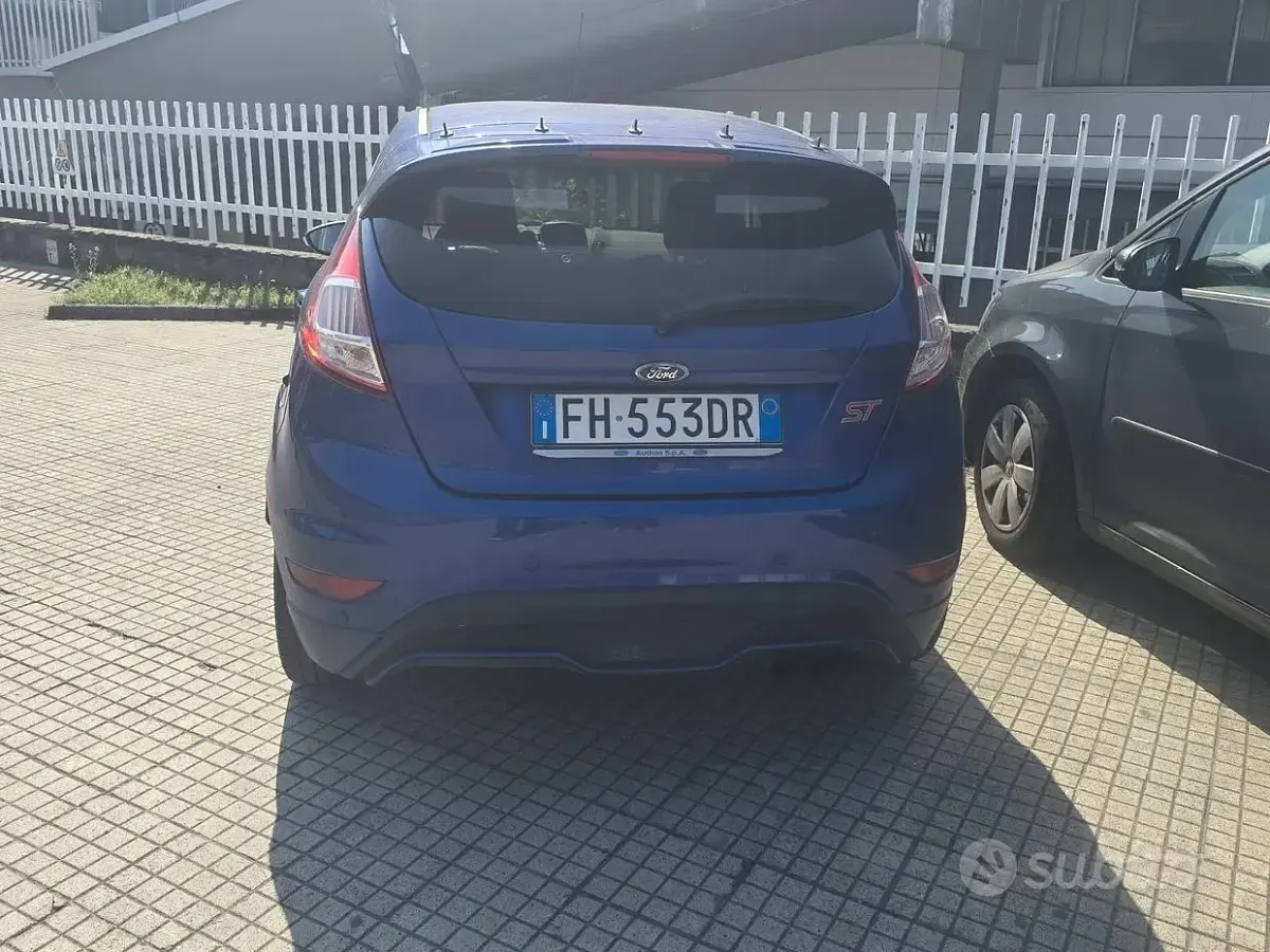 Usata Ford Fiesta ST 182 CV (133 kW) 2017 Blu Utilitaria