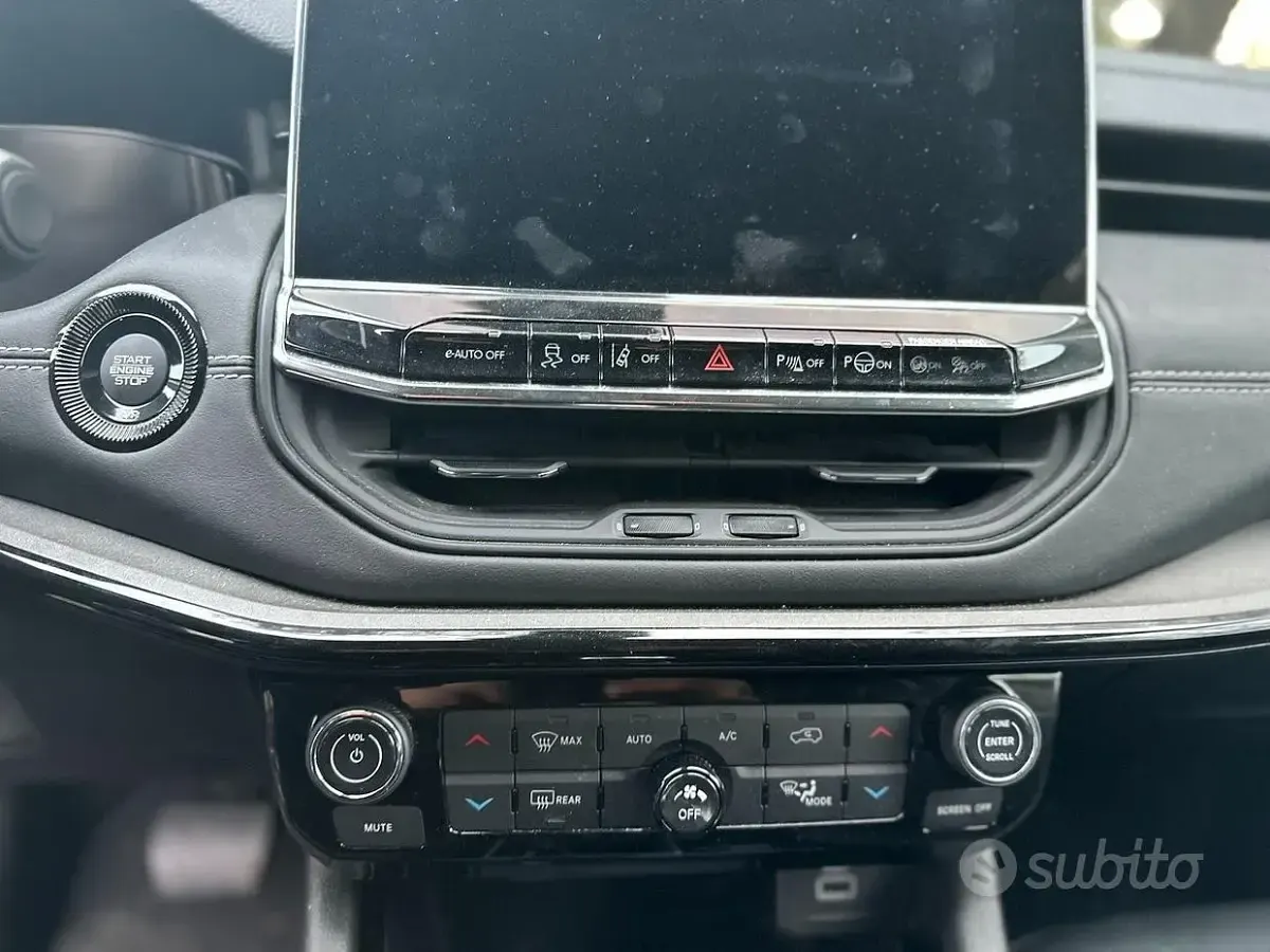 Usata Jeep Compass Summit 131 CV (96 kW) 2025 Grigio SUV