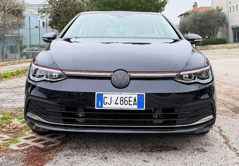Usata 2024 VW Golf Style Tre volumi | 24.900 € (Super prezzo) - Immagine 1/4