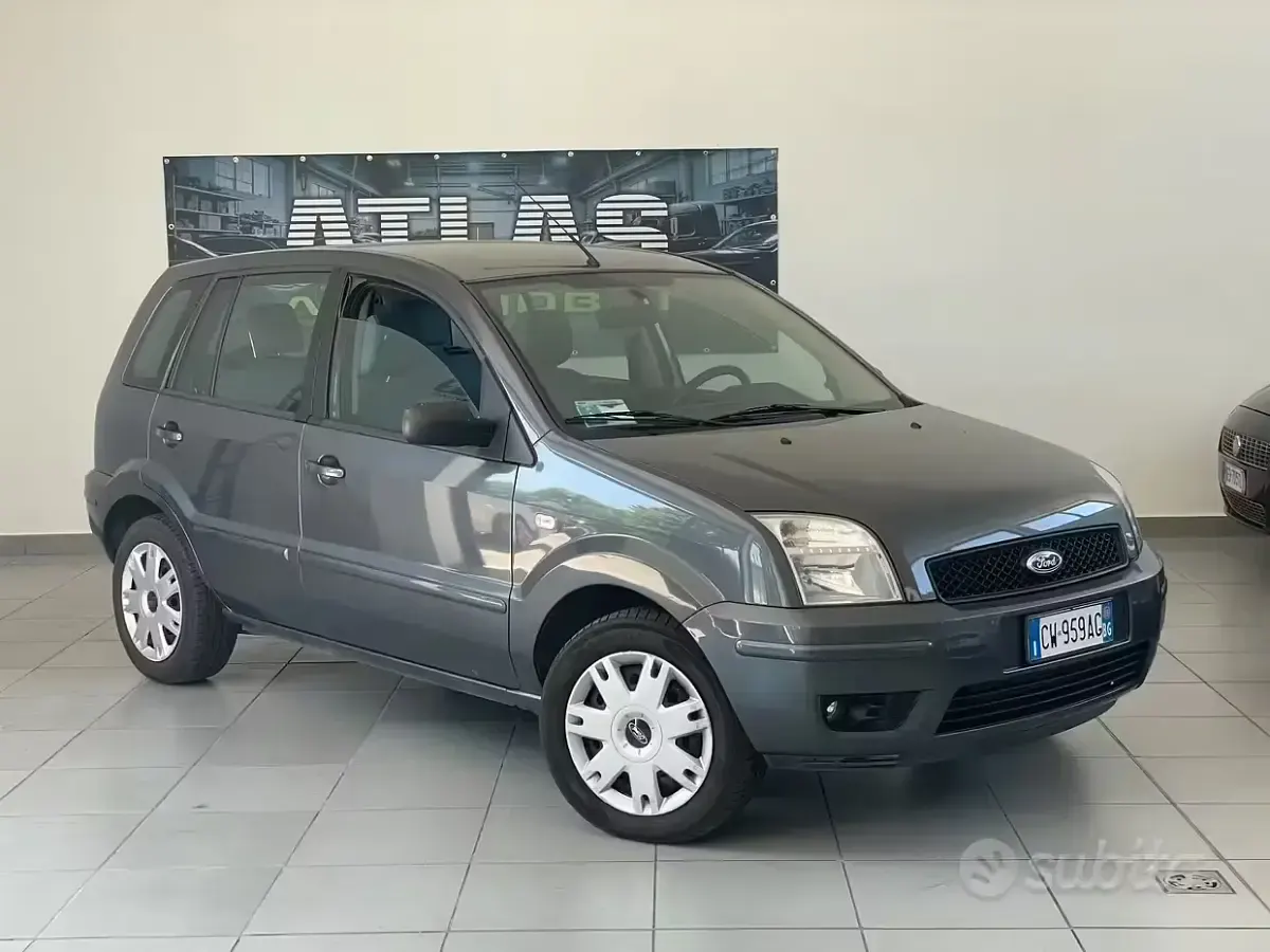 Usata Ford Fusion 80 CV (58 kW) 2005 Nero Utilitaria