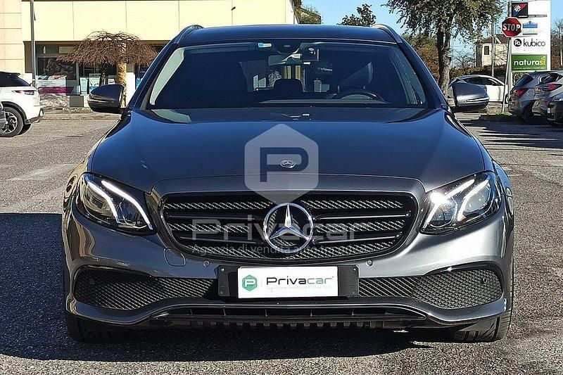 Usata Mercedes E200 Business 160 CV (117 kW) 2019 Grigio Station wagon