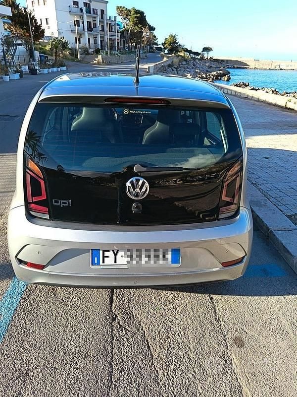 Usata VW up! 60 CV (44 kW) 2019 Grigio Utilitaria