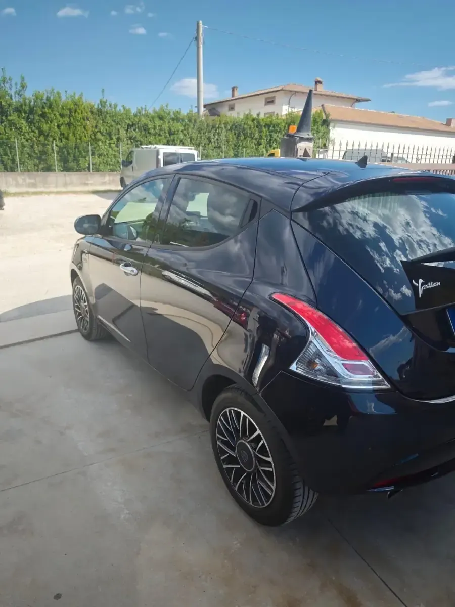 Usata Lancia Ypsilon S 95 CV (69 kW) 2016 Blu Utilitaria