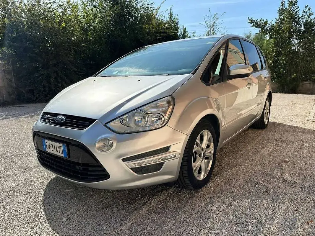 Usata Ford S-MAX Business Edition 140 CV (102 kW) 2014 Grigio Monovolume