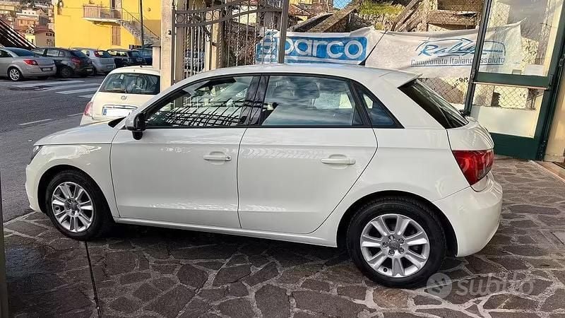 Usata Audi A1 Attraction 90 CV (66 kW) 2014 Bianco Utilitaria