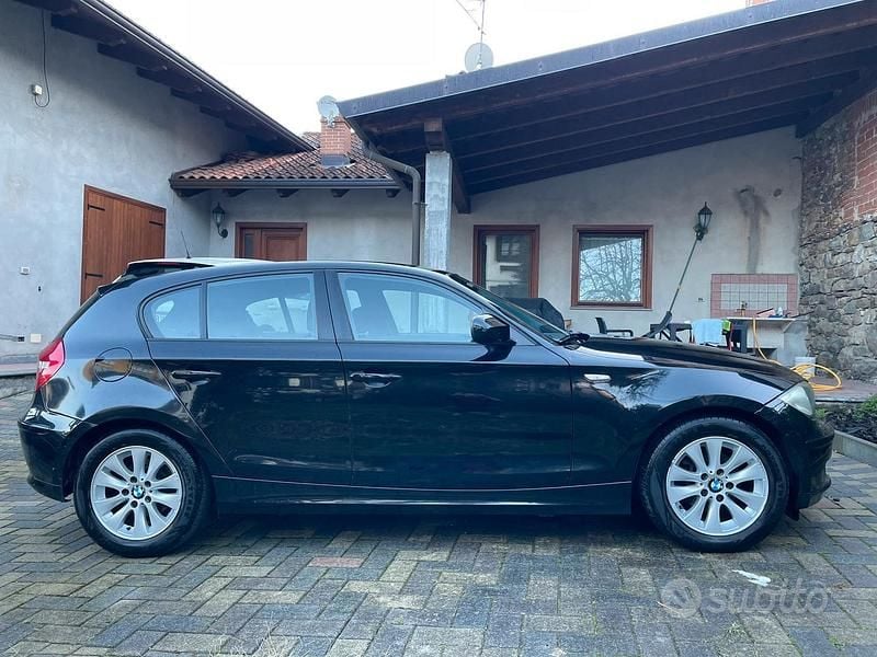 Usata BMW 116 2011 Nero Utilitaria