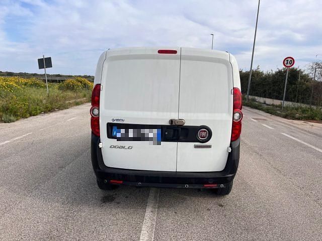 Usata Fiat Doblò Lounge 120 CV (88 kW) 2020 Bianco Monovolume