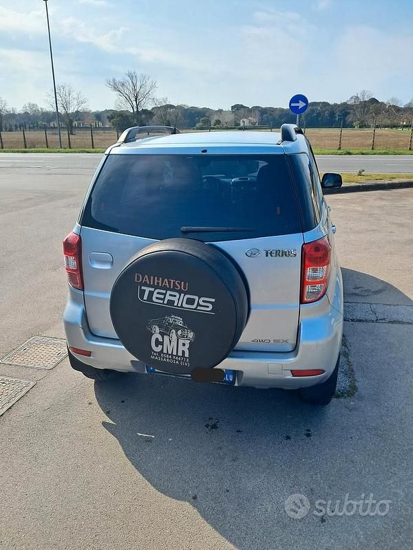 Usata Daihatsu Terios 105 CV (77 kW) 2007 Grigio SUV