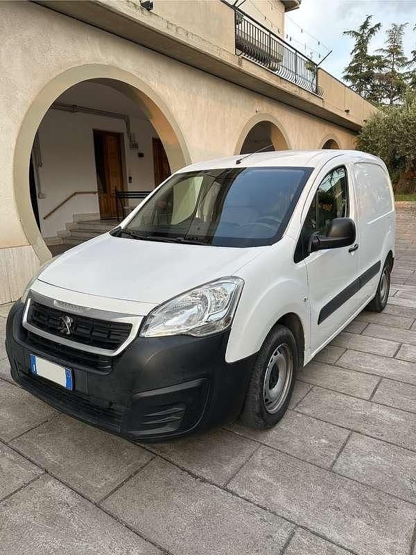 Usata Peugeot TePee 75 CV (55 kW) 2016 Bianco Furgone