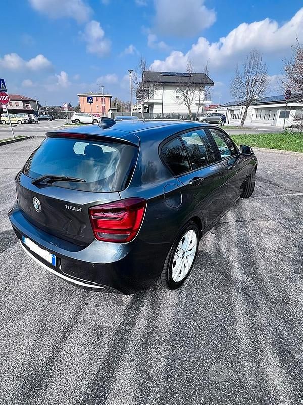 Usata BMW 118 Efficient Dynamics 143 CV (105 kW) 2011 Grigio Utilitaria