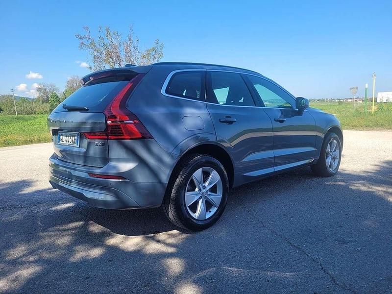 Usado Volvo XC60 Core 197 CV (144 kW) 2022 Gris SUV