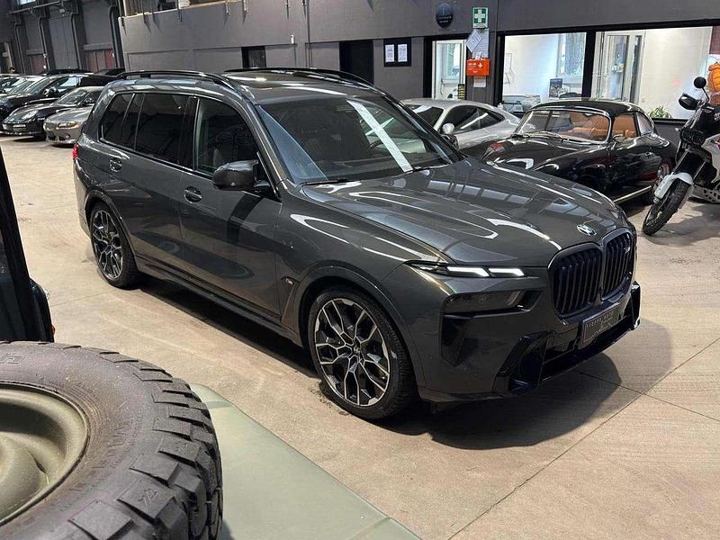 Usata BMW X7 M Sport 530 CV (389 kW) 2024 Grigio metallizzato SUV