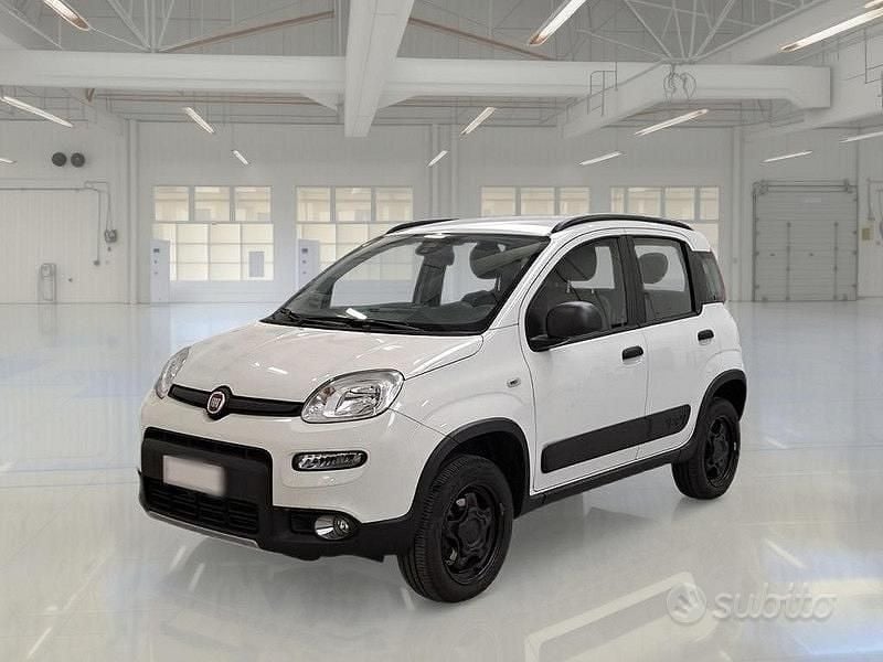 Bianco Usata 2022 Fiat Panda 4x4 Wild Due volumi | 15.200 € (Buon prezzo) - Immagine 1/4