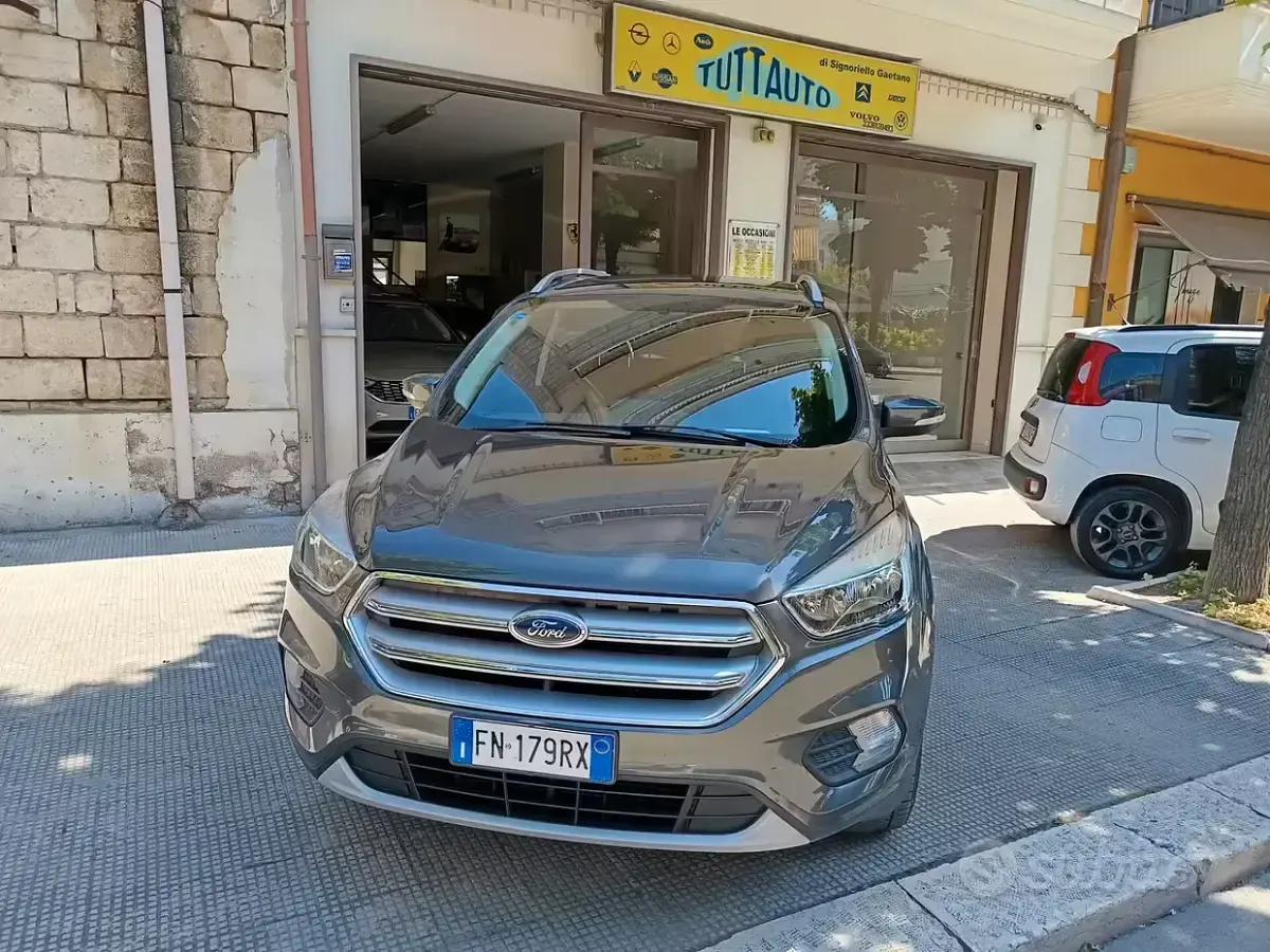 Usata Ford Kuga ST 120 CV (88 kW) 2018 Grigio SUV
