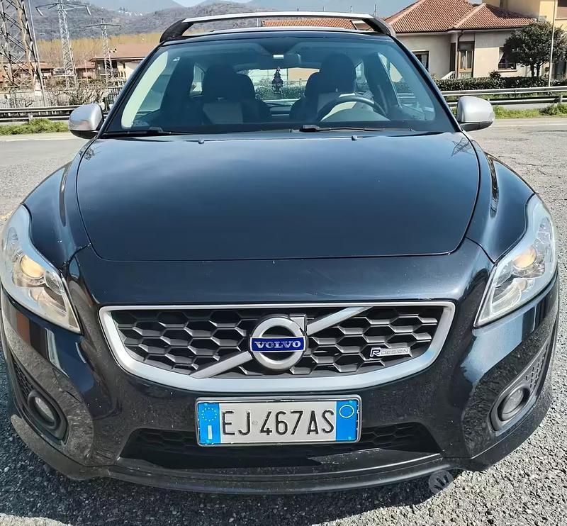 Usata Volvo C30 R-Design 115 CV (84 kW) 2012 Nero Utilitaria