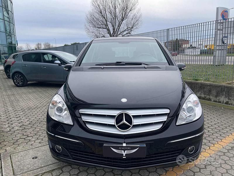 Usata Mercedes B180 109 CV (80 kW) 2008 Nero Monovolume
