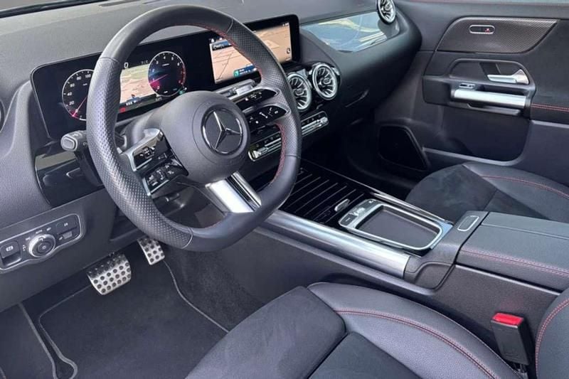 Usata Mercedes GLA200 AMG Line Premium 163 CV (119 kW) 2024 Grigio SUV