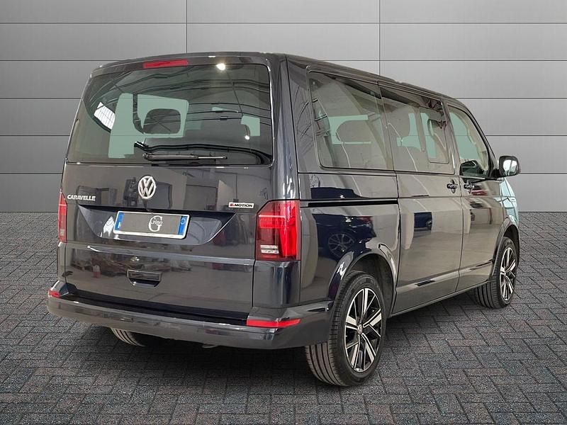 Usata VW Caravelle Comfortline 204 CV (150 kW) 2023 Blu Furgone