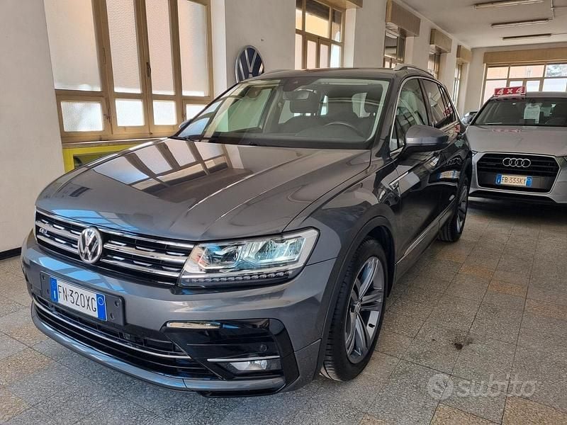 Usata VW Tiguan R-line 116 CV (85 kW) 2018 Grigio SUV