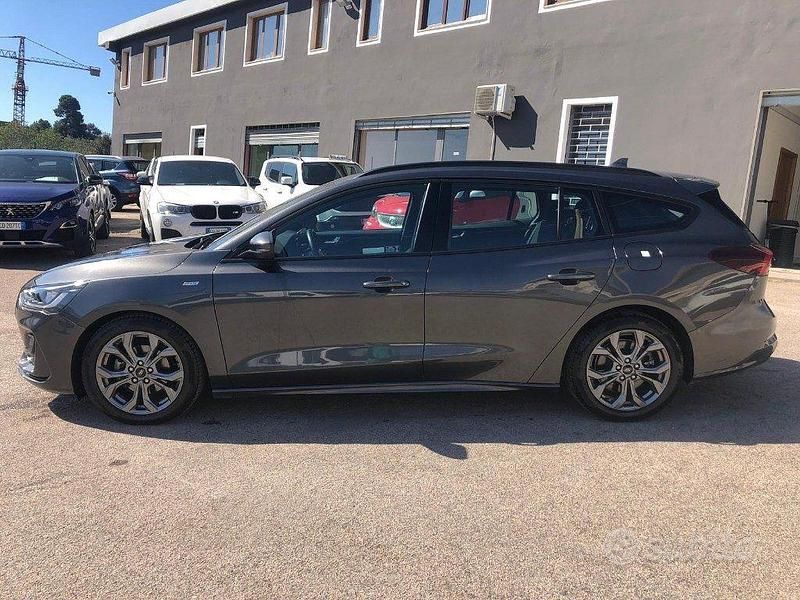 Usata Ford Focus ST-Line 125 CV (91 kW) 2023 Grigio Station wagon