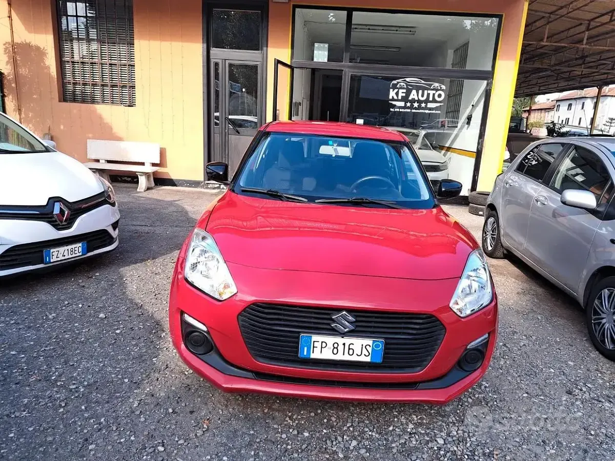 Usata Suzuki Swift 90 CV (66 kW) 2018 Rosso Utilitaria