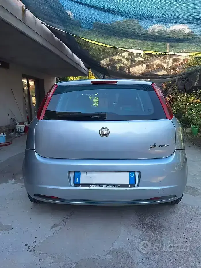 Usata Fiat Grande Punto 75 CV (55 kW) 2009 Grigio Utilitaria