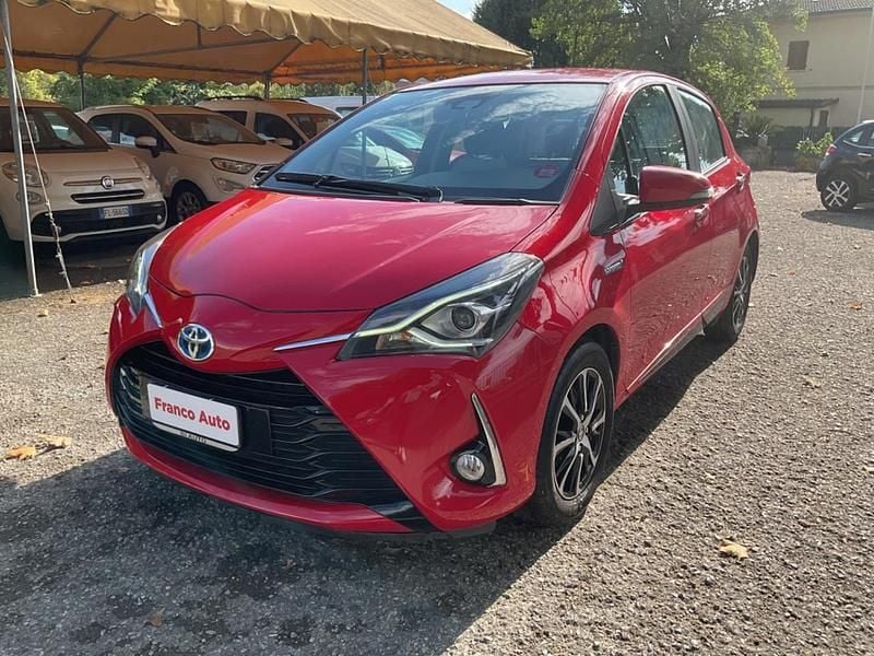 Usata Toyota Yaris Hybrid 73 CV (53 kW) 2018 Rosso Berlina
