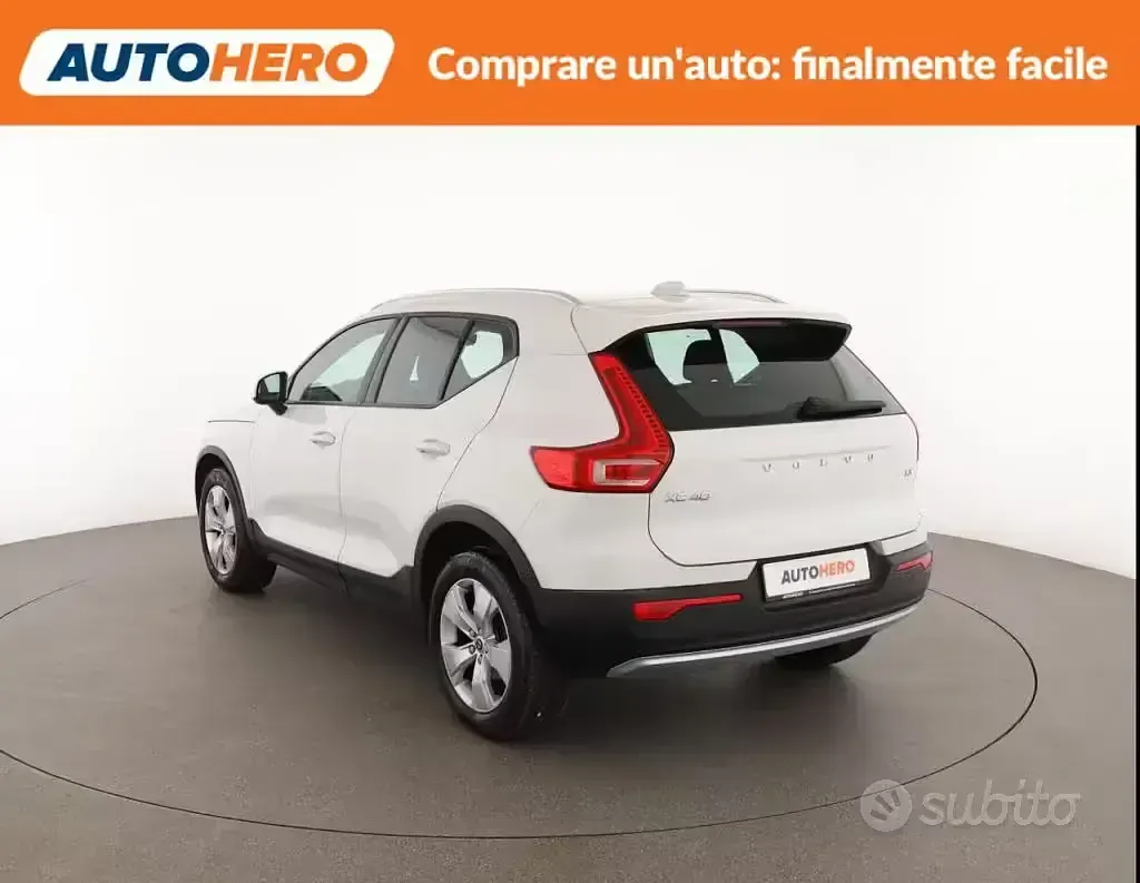 Usata Volvo XC40 Momentum 163 CV (119 kW) 2022 Bianco SUV