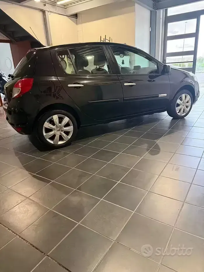 Usata Renault Clio II 85 CV (62 kW) 2009 Nero Berlina