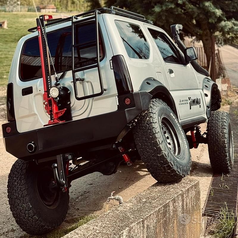 Usata Suzuki Jimny 86 CV (63 kW) 2007 Grigio SUV