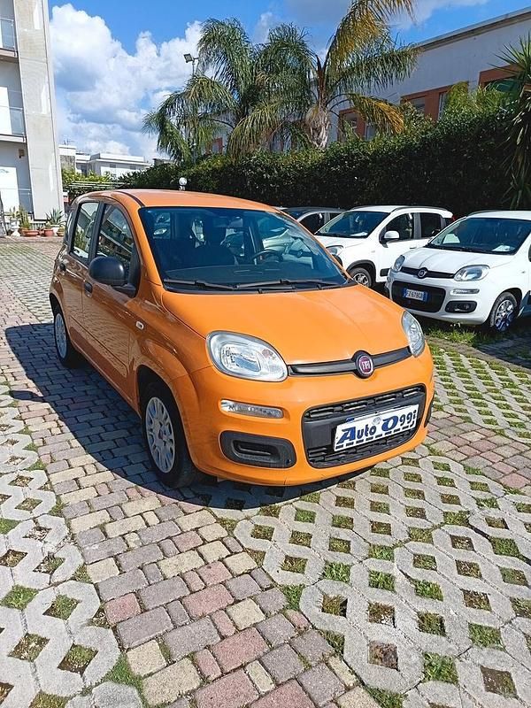 Usata Fiat Panda Easy 69 CV (50 kW) 2020 Arancione Berlina