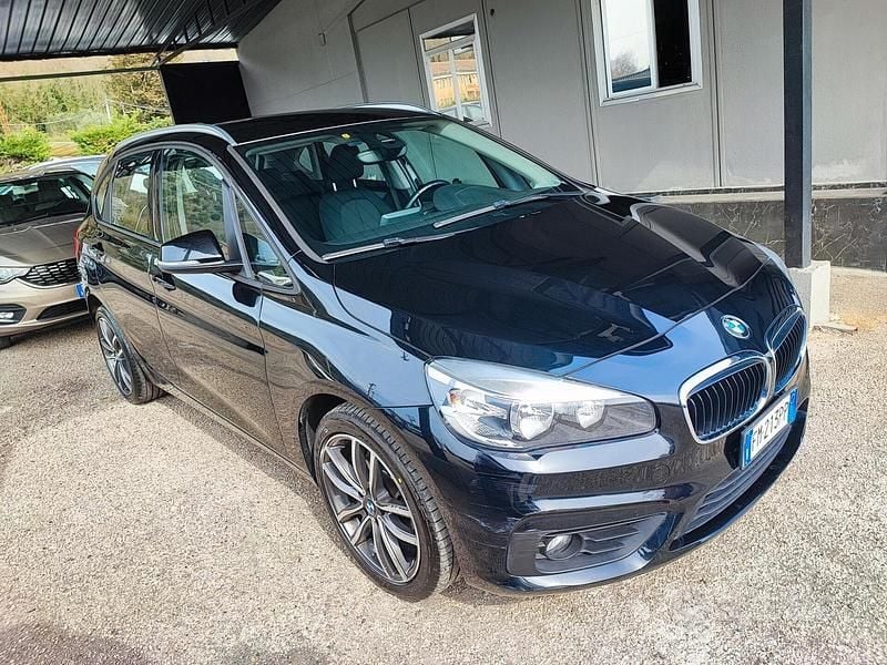 Usata BMW 218 Luxury Line 149 CV (109 kW) 2017 Nero Station wagon