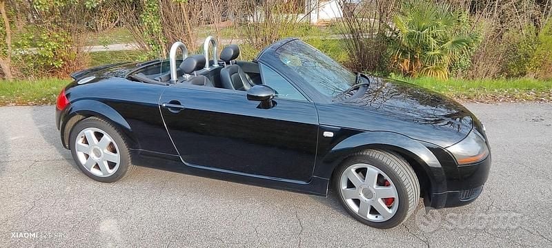 Usata Audi TT Roadster 179 CV (131 kW) 2001 Nero Cabrio