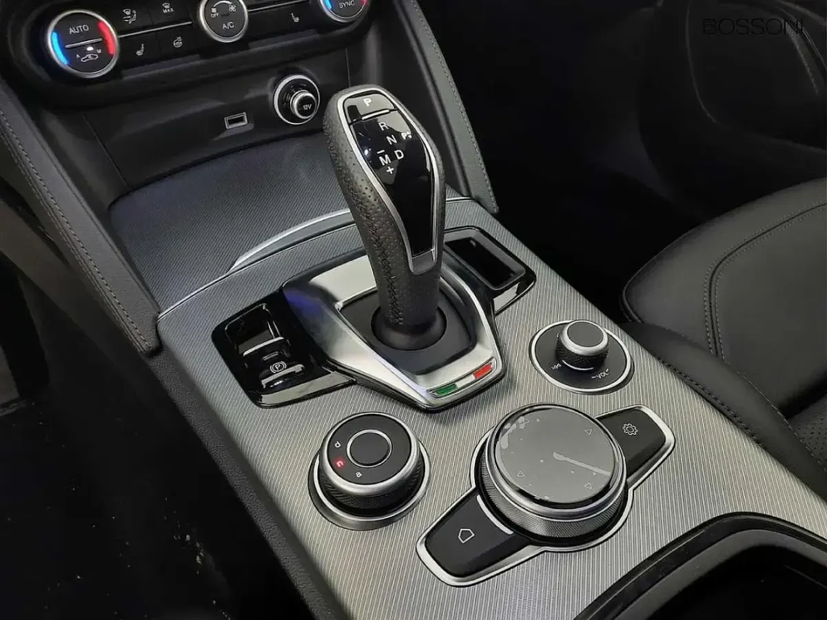 Nuova Alfa Romeo Stelvio Veloce 210 CV (154 kW) 2026 Nero SUV