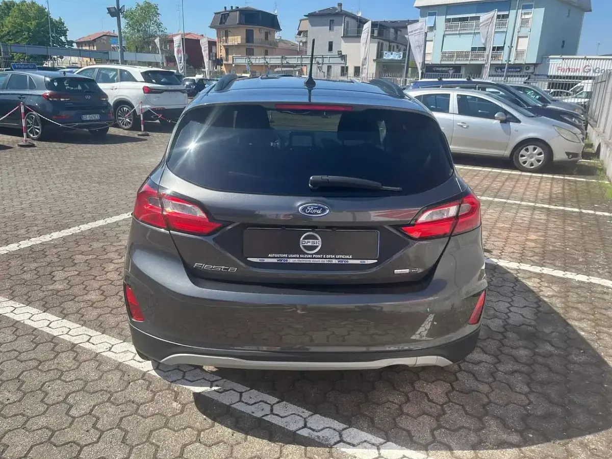 Usata Ford Fiesta Active 125 CV (91 kW) 2023 Grigio Utilitaria
