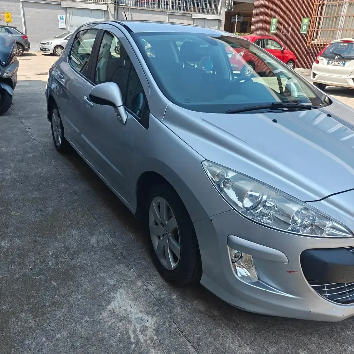 Usata Peugeot 308 120 CV (88 kW) 2008 Argento Berlina