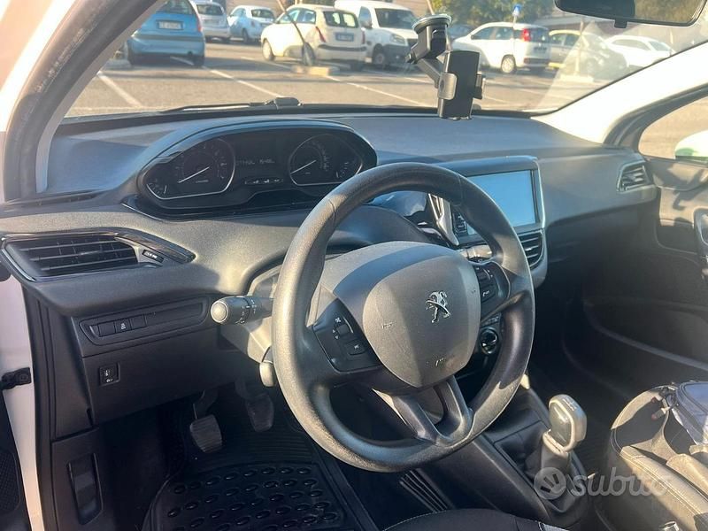 Usata Peugeot 208 Active 82 CV (60 kW) 2015 Bianco Utilitaria