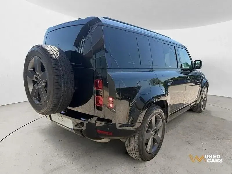 Usata Land Rover Defender SE Dynamic 199 CV (146 kW) 2025 Nero SUV