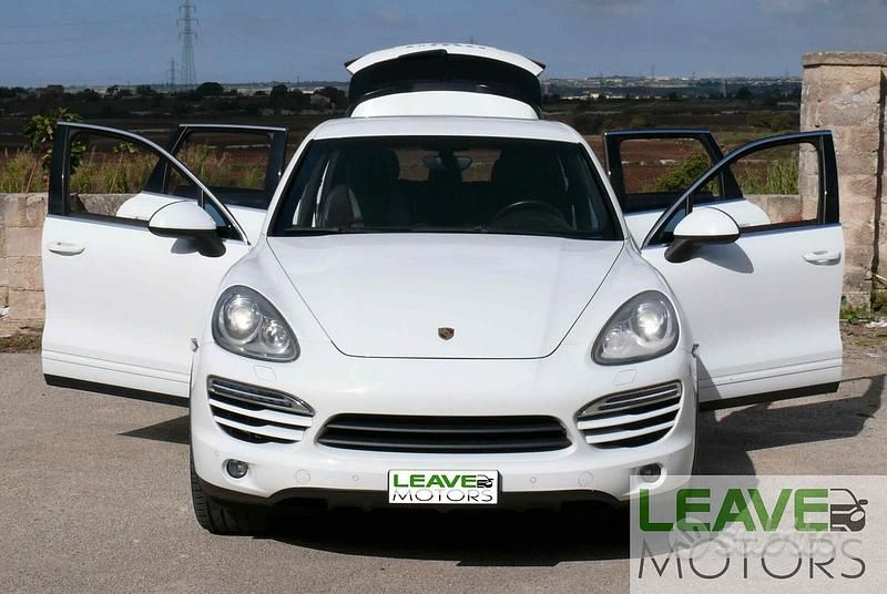 Usata Porsche Cayenne 245 CV (180 kW) 2012 Bianco SUV
