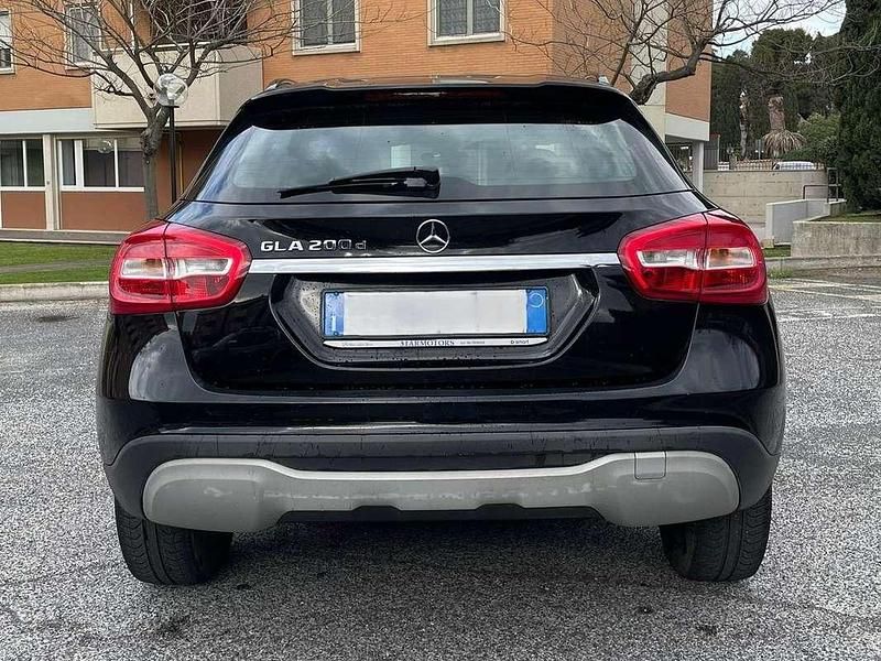 Usata Mercedes GLA200 Business 136 CV (100 kW) 2017 Nero SUV