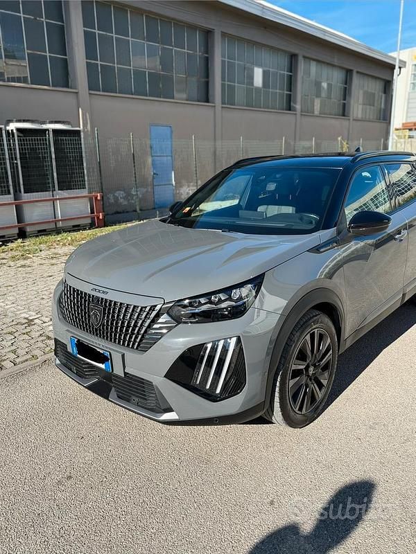 Usata Peugeot 2008 GT 131 CV (96 kW) 2024 Grigio SUV
