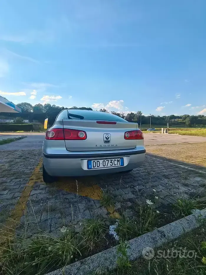 Usata Renault Laguna II 150 CV (110 kW) 2006 Grigio Berlina