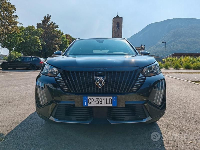 Usata Peugeot 2008 Allure 131 CV (96 kW) 2023 SUV
