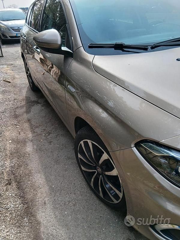 Usata Fiat Tipo 84 CV (61 kW) 2018 Grigio Station wagon