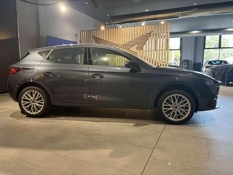 Neu Seat Leon Business 116 PS (85 kW) 2025 Grau Kombi