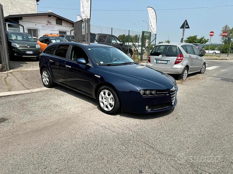 Blu Usata 2009 Alfa Romeo 159 Ti Station wagon | 1990 € - Immagine 1/4