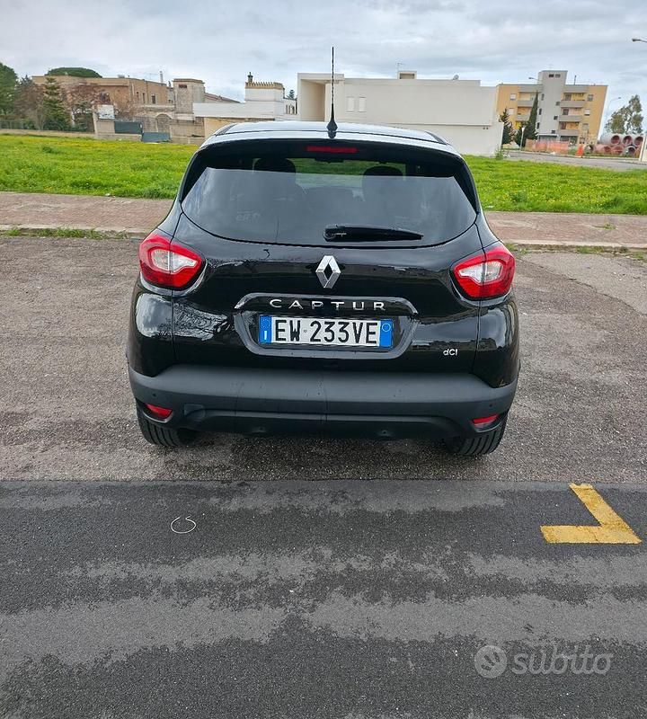 Usata Renault Captur 90 CV (66 kW) 2014 Nero SUV
