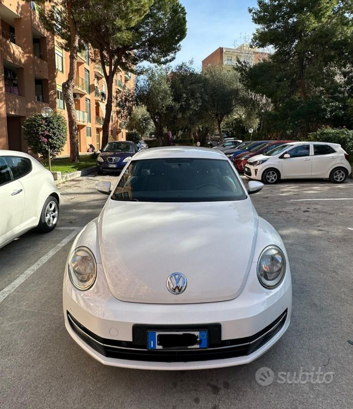 Usata VW Beetle 105 CV (77 kW) 2012 Bianco Utilitaria