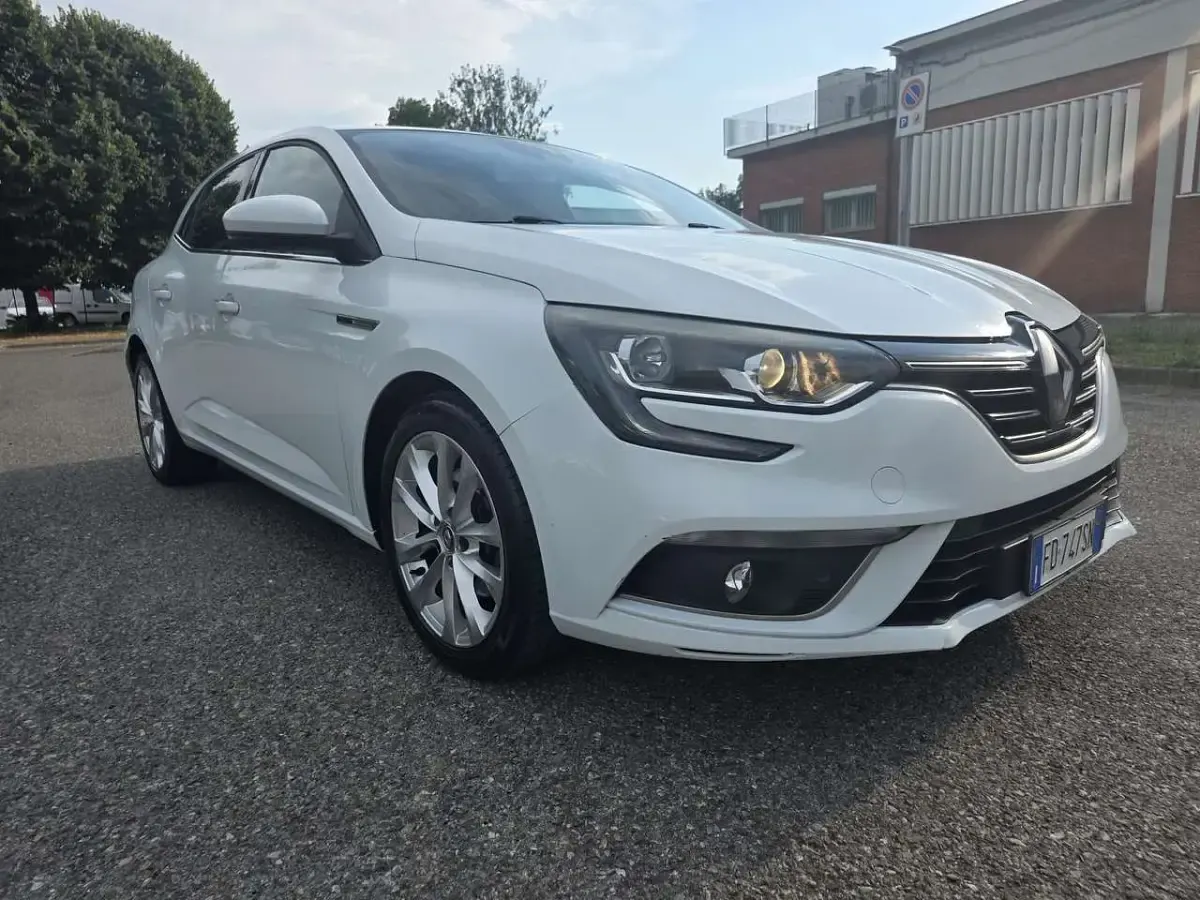 Usata Renault Mégane Bose Edition 131 CV (96 kW) 2016 Bianco Berlina