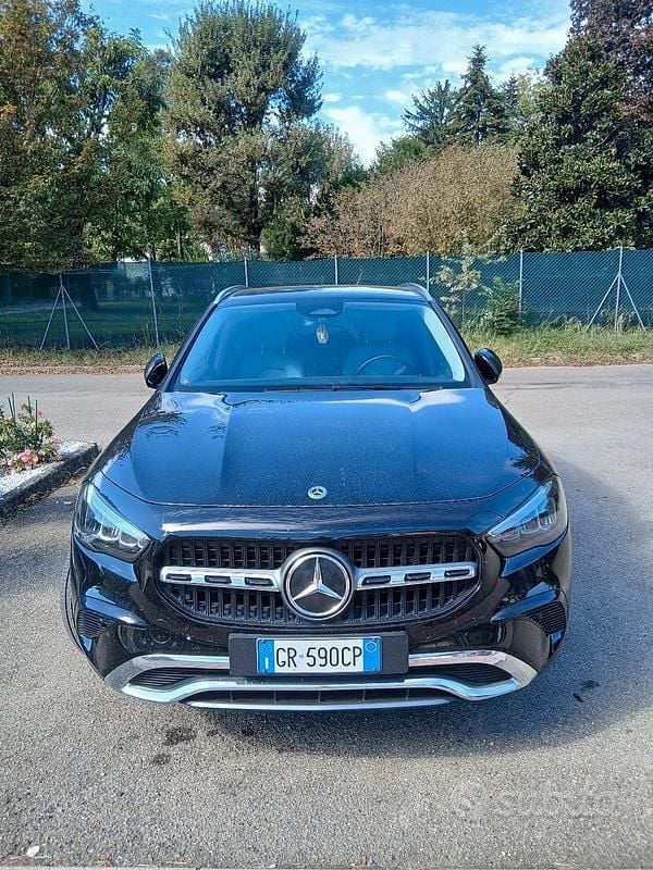 Usata Mercedes GLA200 150 CV (110 kW) 2023 Nero SUV